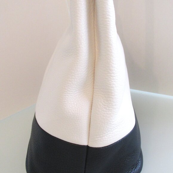 Michael Kors (Kip) New Leather Large Bucket Handbag - Picture 5 of 10